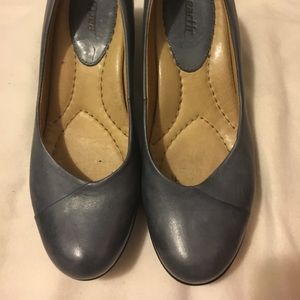 Earth Blue Heels 9.5 D